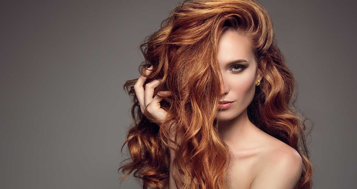 Mulher Com Cabelo Volumoso E Ruivo